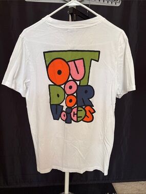 Outdoor Voices Doing Things graphic tee size small